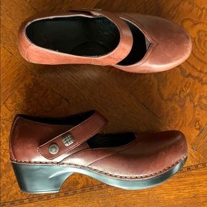 Dansko Shoes- Mahogany